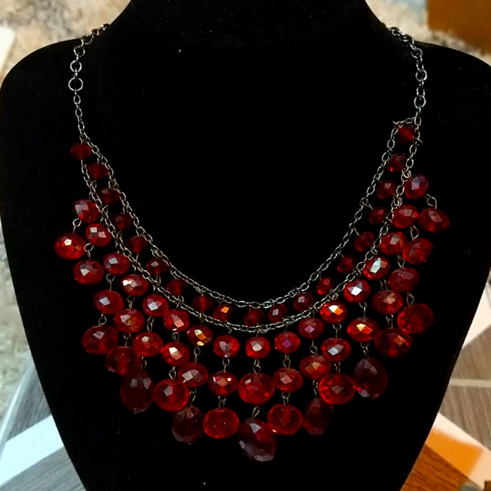 Red faceted bead necklace